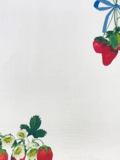 'Fabric By The Yard - Strawberry Is My Jam - Natural On Linen -Wall Decoration Store Strawberry is My Jam Natural Linen Design