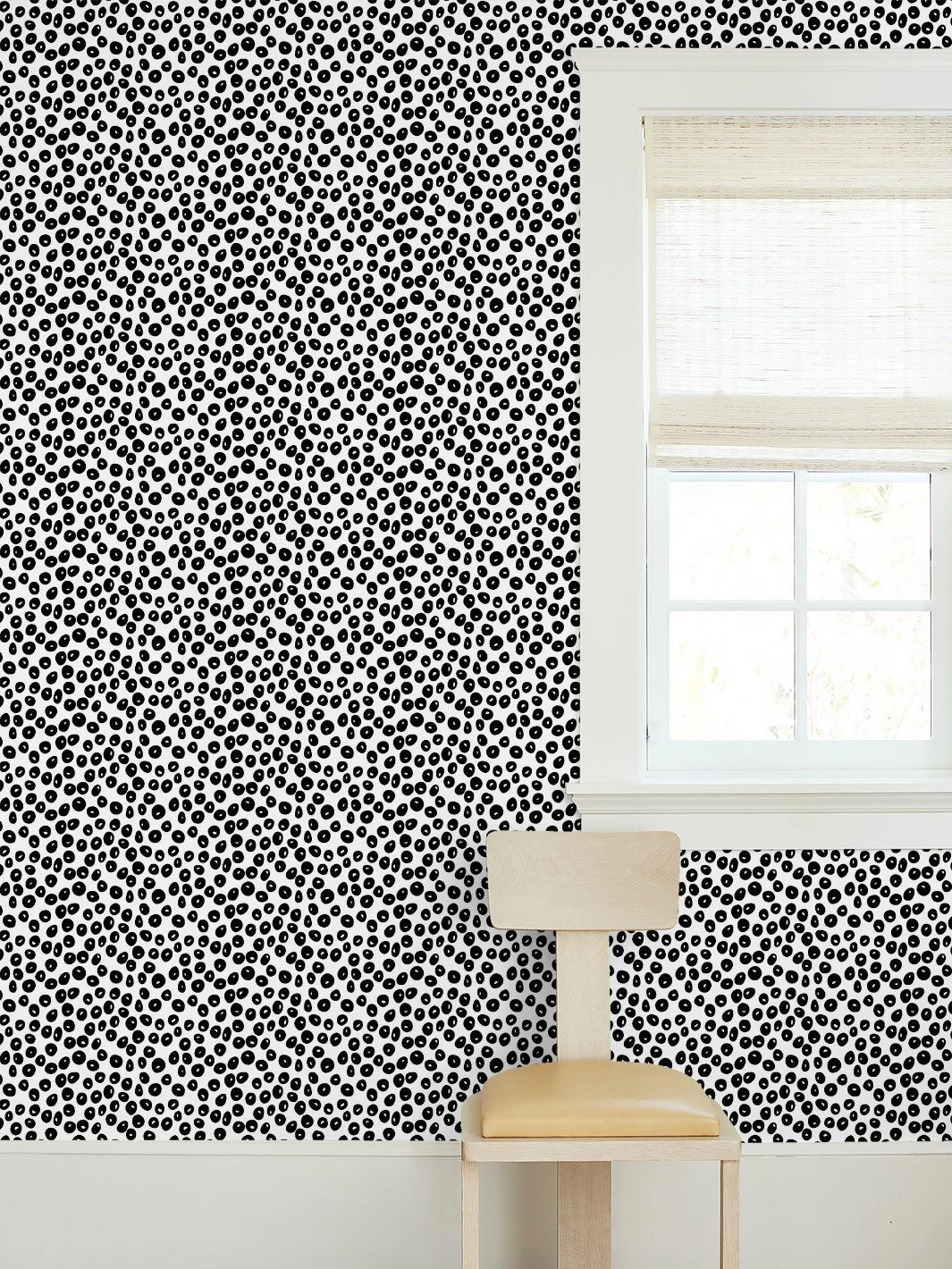 'Parade Dots' Wallpaper By Barbie™ - Black 4 'Parade Dots' Wallpaper By Barbie™ - Black - Image 2